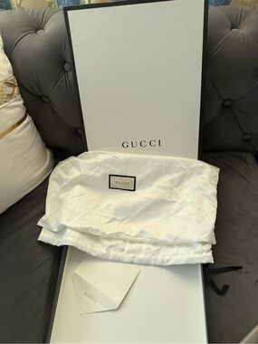 Gucci White and Black Storage Sack with Logo Tag with Box and Ribbings